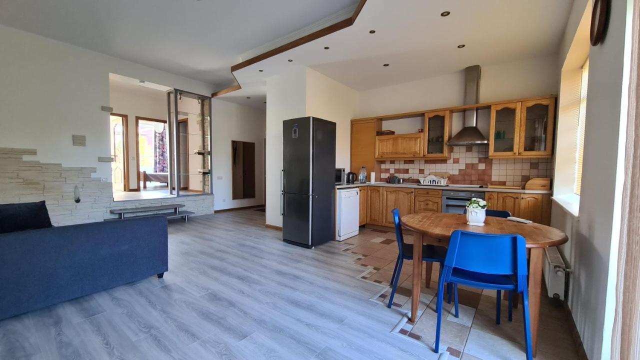 Spacious Condo 5 Min To Jurmala Beach Exteriör bild